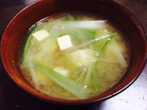 ネギと豆腐の生姜入り味噌汁